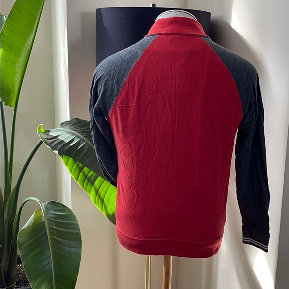 Abercrombie & Fitch sweater - Picture 2 of 4